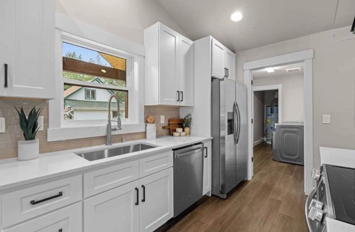 Newport House | Charming Family Home with Scenic Views — Steps from Diamond Lake!