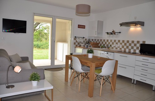Santa-Lucia-di-Moriani Apartment | Charming apartment with large terrace and private pool 5 minutes from the beach