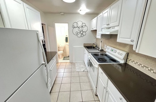 Vancouver House | Charming guesthouse minutes from downtown Vancouver -pet friendly