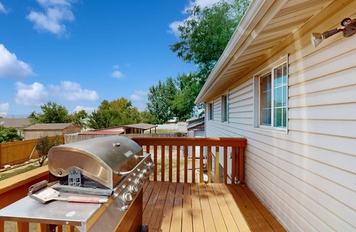 Parowan House | Charming home w/private backyard with deck & grill, near outdoor activities