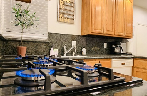 Evergreen House | Charming House in San Jose Evergreen 5Br/3Bt 8Beds