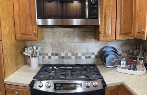 Bakersfield House | Charming house with Pool, AC, Heater and WiFi in beautiful Bakersfield