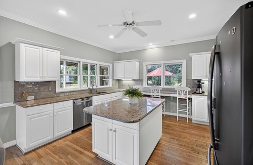Kiawah Island House | Charming KIAWAH Home in IDEAL Location with Pool Access, Screened Porch, Close to Beach!