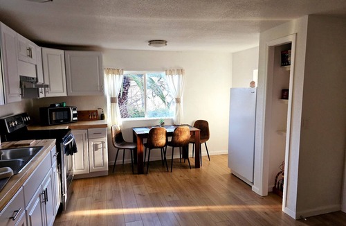 Wilbur Springs House | Charming Lake View house with WiFi, AC in tranquil Clearlake Oaks