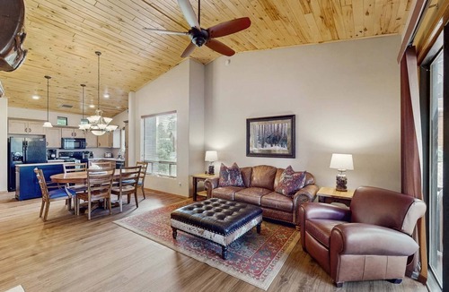 Torreon House | Charming mtn-view townhouse w/fireplace, patio, grill, streaming, washer/dryer