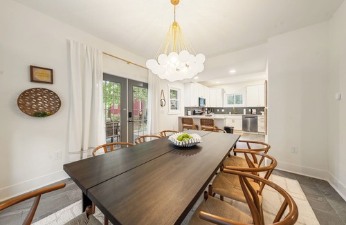 Delaware House | Charming, Newly Renovated Home, Walk to Downtown Delaware