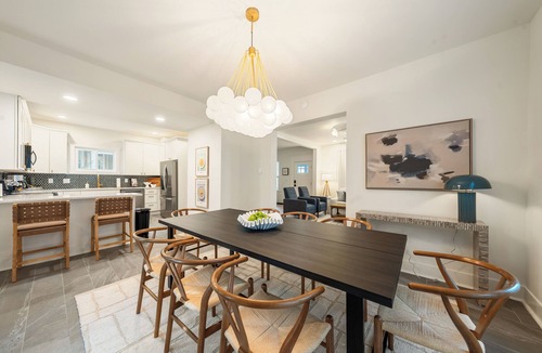 Delaware House | Charming, Newly Renovated Home, Walk to Downtown Delaware