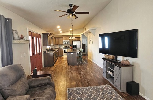 USA House | Charming Northern Idaho Getaway. A 4-bedroom house in Kamiah with AC and WiFi.