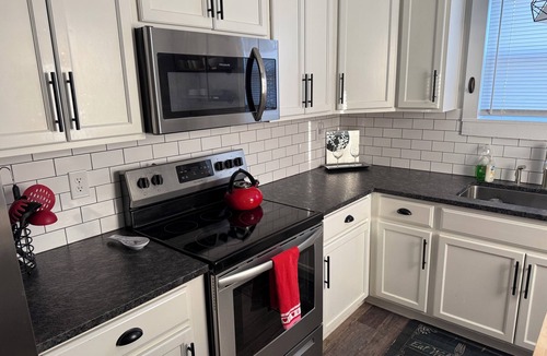 Elizabethtown House | Charming renovated 3-bedroom house walking distance to downtown Elizabethtown.