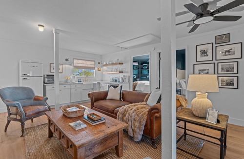 Wickenburg House | Charming Renovated 4BR Western Bunkhouse on Acreage, Horse Friendly -Wickenburg