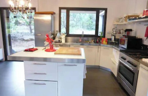 Cala Rossa House | Charming renovated house 2 minutes walk from the beach in a quiet area.