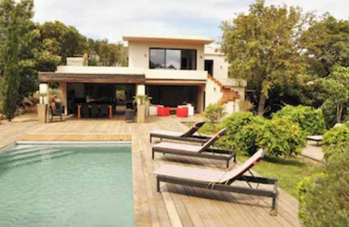 Cala Rossa House | Charming renovated house 2 minutes walk from the beach in a quiet area.