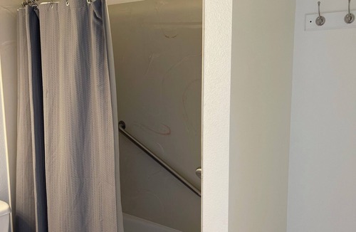 St. Maries Hotel | Charming Room 1 in the St. Maries Inn