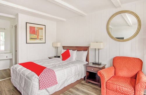 Kernersville Hotel | Charming Room Near Kernersville Parks & Must-See Attractions