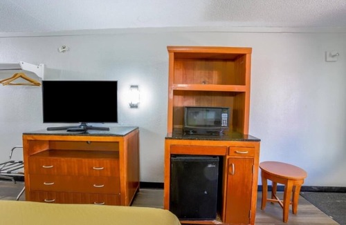 Richmond Hotel | Charming Room Stay Near Silver Lake – Explore and Enjoy Vibrant Richmond