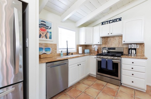 Del Mar Cottage | Charming Seaside Bungalows - 2BR + Studio - Ocean Views