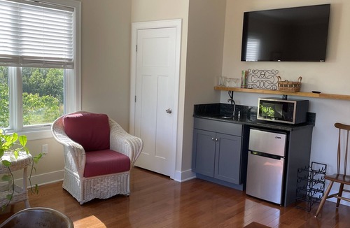 White Stone Cottage | Charming Spacious Cottage, private, water views, close to amenities