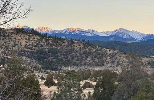 Whitehall House | Charming, Spacious, Contemporary Mountain Retreat