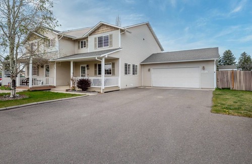 River Road House | Charming Townhouse in the River Road Neighborhood - Pet friendly - Close to Downtown