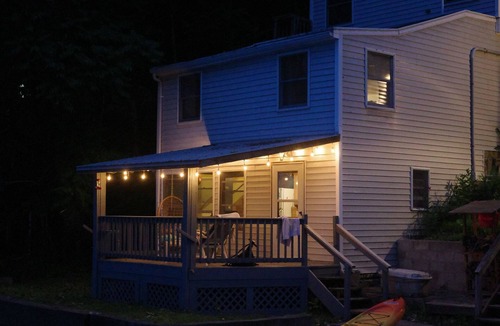 Town of Torrey Cottage | Charming Vintage Lakefront Cottage on Seneca Lake