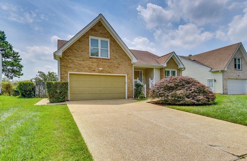 Northwest House | Charming Virginia Beach Home w/ Lake Views!