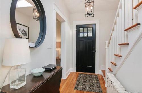 Mystic House | Charming Walk to Downtown Mystic Awaits Your Stay