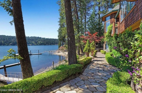 Hayden House | Chateau Lac Hayden-Lake Front Luxury w/Boats & Polaris rentals, lots of toys