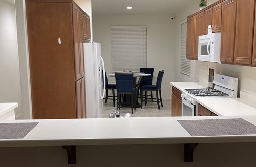 Victorville House | Cheerful 1 bedroom home with hot tub