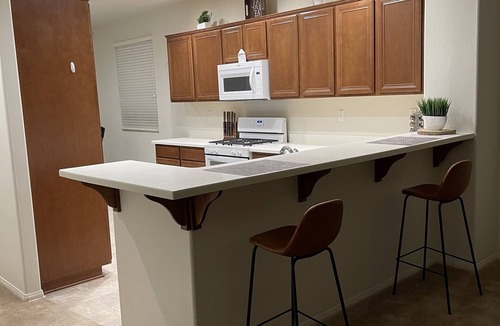 Victorville House | Cheerful 1 bedroom home with hot tub