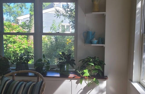Annapolis House | Cheerful Cottage Home near Annapolis in Beautiful Chesapeake Bay Beach setting