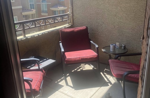 Paradise Valley Village Apartment | Chic 1-bedroom apartment in fabulous Phoenix with beautiful pool and BBQs