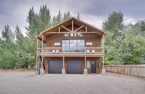 Annabella House | Chic Utah Getaway w/Fireplace, Sauna & 2 Decks!