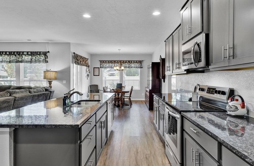Star House | Chickadee Retreat- Single level near Downtown Star