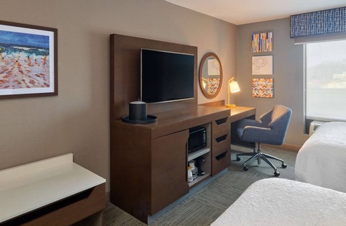 Smithfield Hotel | Chill by the Pool | Stay Near Bryant + Casino | 4 Pet-Friendly Units