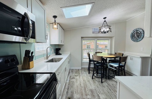 Put-in-Bay House | Chill & Cozy Back Escape—Grill Time | 8 ppl | IC99