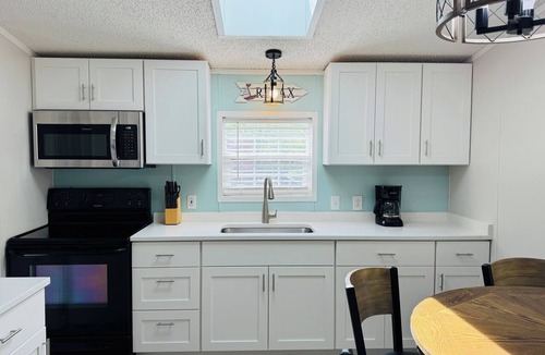 Put-in-Bay House | Chill & Cozy Back Escape—Grill Time | 8 ppl | IC99