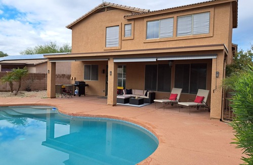 Estrella Vista House | Chill&grill by your private pool at this 3BR,3Bath ,pet friendly home 🌴