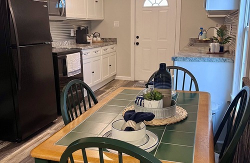 Cave City House | Chillin Time is a cozy pet friendly home 6 miles from Mammoth cave!