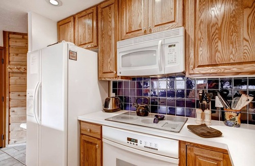 Historic District Condo | Cimarron - great condo! Slopes and town within easy walking distance