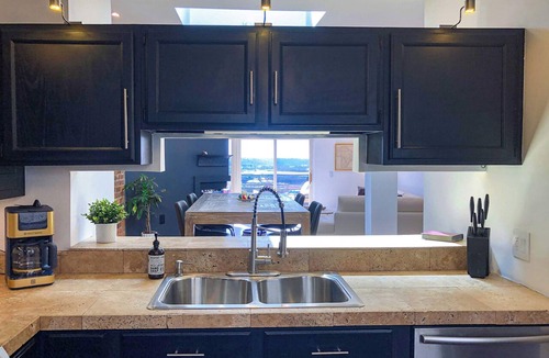 Mount Auburn Condo | City View Perch Walkable Apt