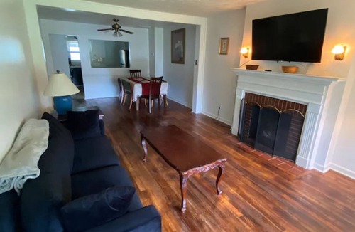 Lexington House | ‘Clara’ Just Off I-75! 2 Full Bedrooms!