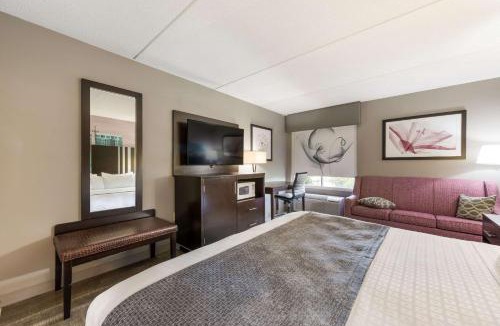 Greensboro Hotel | Clarion Pointe Greensboro Airport