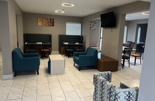 Castleton Hotel | Clarion Pointe Indianapolis Northeast