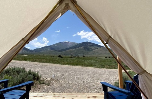 Elba RV Rental | Clean and Comfortable Canvas Bell Tent by City of Rocks National Reserve, Idaho