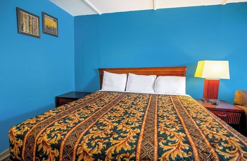 Kernersville Hotel | Clean and Practical Room Near Kernersville Lake Park – 4 Miles