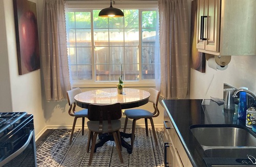 Modesto House | Clean Luxury & Comfortable Beds - Centrally Located Home with Backyard