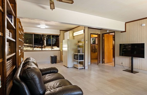 Wilbur Springs House | Clearlake 1BR Retreat Pool + Boat Parking Sleeps 4