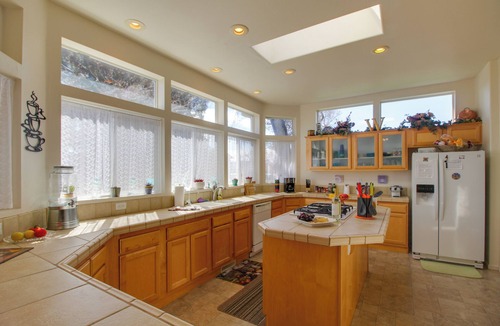 Wilbur Springs House | Clearlake Oaks Home w/Game Room, Dock & Deck