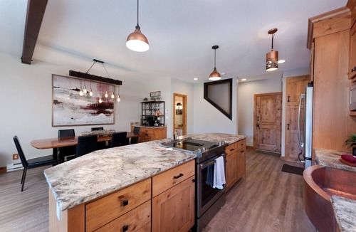 Purgatory House | Cliffside Casa | Mtn Views, Skiing & Dogs OK