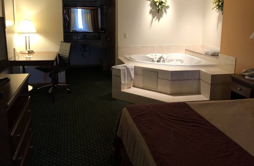 Cloverdale Hotel | Cloverdale Wine Country Inn & Suites